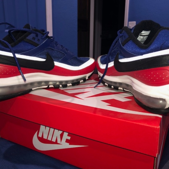 Shoes - Picture 3 of 4